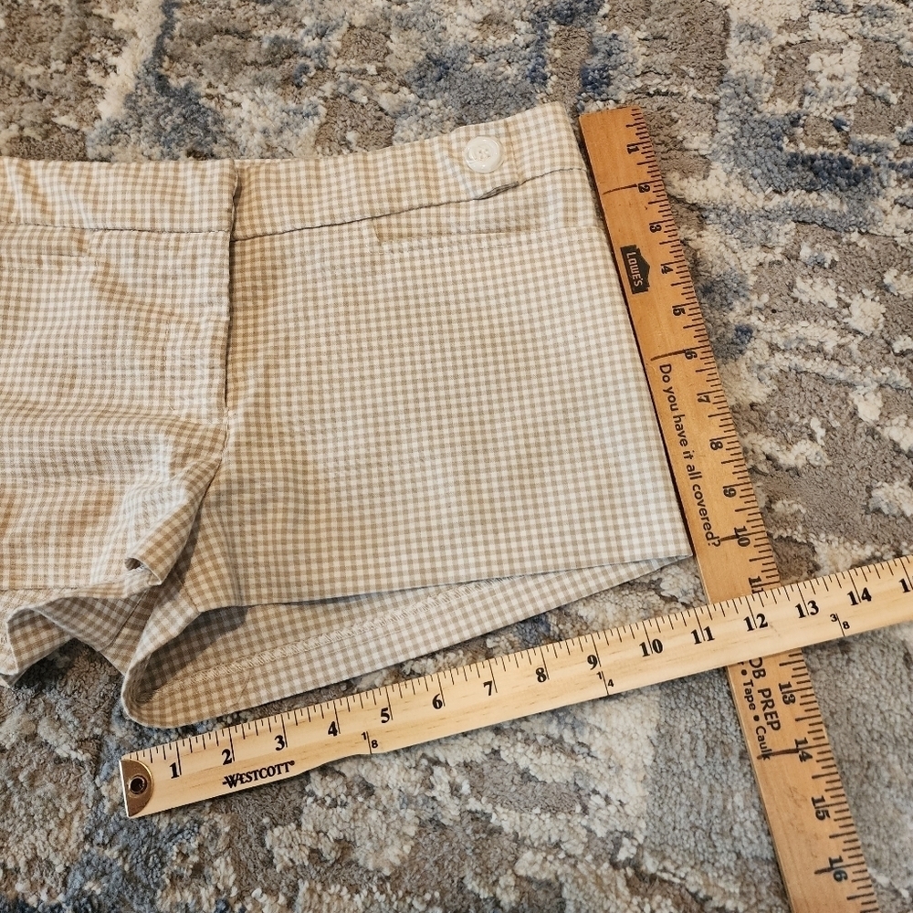 Pins and Needles gingham tan shorts. Size 4 - Picture 9 of 13